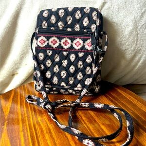 VERA BRADLEY Women’s Crossbody Purse Bag CLASSIC BLACK Pattern Long Strap